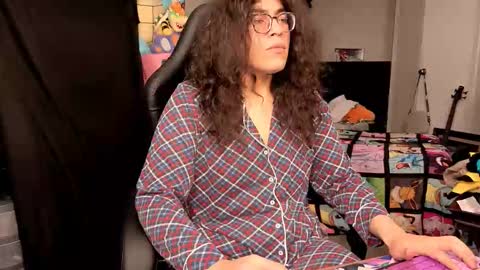 glaceon9 online show from 11-30-25, 10:14