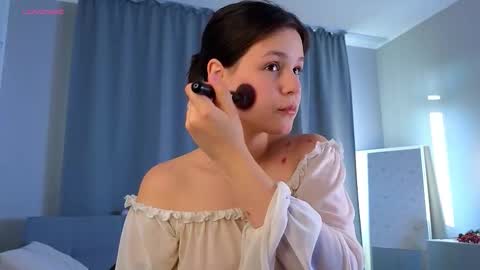 Michelle online show from 09-18-25, 02:57