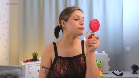 Michelle online show from 10-27-25, 02:59