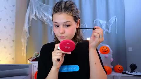 Michelle online show from 10-29-25, 02:58