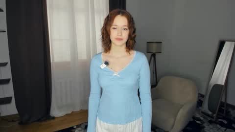 Snapshot of glammy_too chatting on 11-25-25, 10:26 Amelia online show from 11-25-25, 10:26