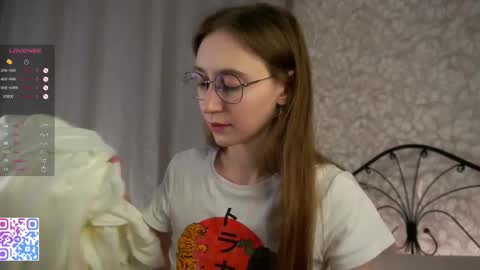 Snapshot of glennabardy chatting on 03-02-25, 12:20 Sandra online show from 03-02-25, 12:20