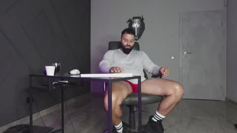 Matthew .. for short call me Matt online show from 10-28-25, 08:33