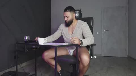 Matthew .. for short call me Matt online show from 10-29-25, 10:11