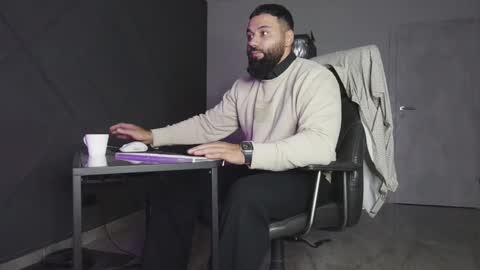 Matthew .. for short call me Matt online show from 11-01-25, 11:18