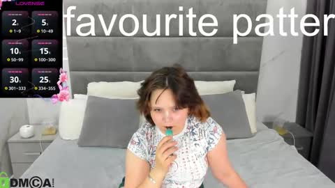 glimmer_goddesss online show from 09-21-25, 08:16