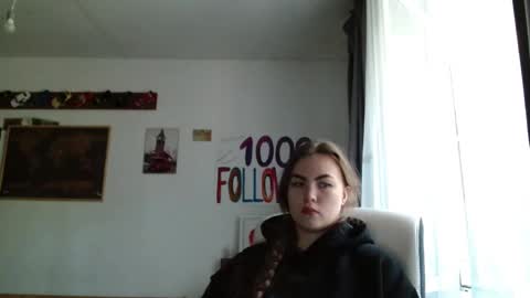 glitter_doll online show from 09-16-25, 08:15