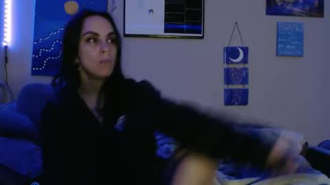 Snapshot of glitterspace chatting on 12-14-25, 09:25 anna online show from 12-14-25, 09:25