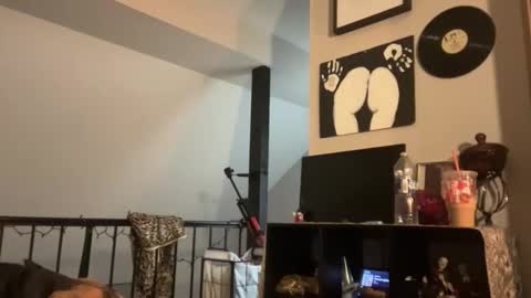 Snapshot of globberton chatting on 11-24-25, 11:15 Baby Bimbo online show from 11-24-25, 11:15