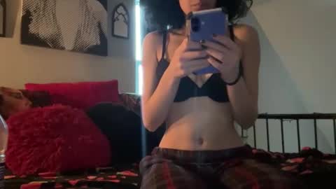 Snapshot of globberton chatting on 12-15-25, 08:02 Baby Bimbo online show from 12-15-25, 08:02