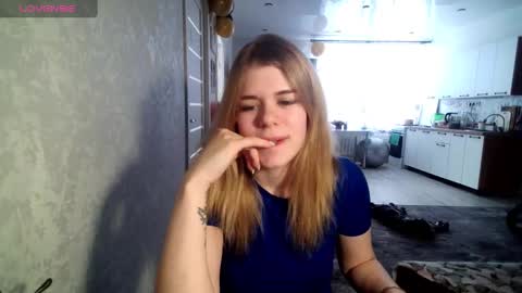 Snapshot of glossy_girl_1 chatting on 02-28-25, 12:09 Roxy online show from 02-28-25, 12:09