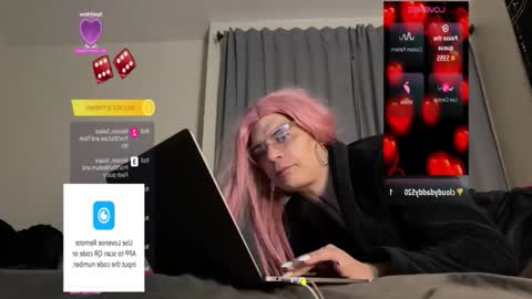 Snapshot of glow92 chatting on 11-12-25, 05:52 Glow Goddess online show from 11-12-25, 05:52