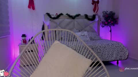 Moon Nicoll  online show from 12-29-24, 02:17