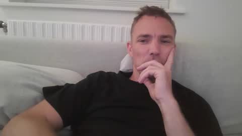 Snapshot of gnusmas4you chatting on 10-11-25, 10:52 Gnusmas4you online show from 10-11-25, 10:52