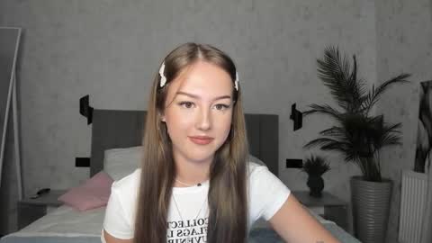 Snapshot of go0d_grl chatting on 10-13-25, 08:47 Lina online show from 10-13-25, 08:47