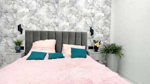 Snapshot of go0d_grl chatting on 11-15-25, 08:33 Lina online show from 11-15-25, 08:33