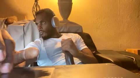 goatchocolate online show from 12-20-24, 09:39