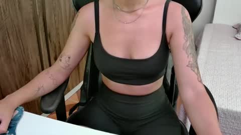 Snapshot of goddess_artemis_ chatting on 01-15-25, 07:34 Fauna online show from 01-15-25, 07:34