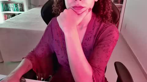 Snapshot of goddess_artemis_ chatting on 11-25-25, 11:27 Fauna online show from 11-25-25, 11:27