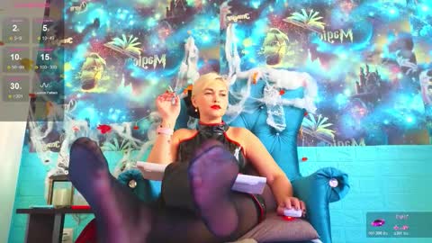 Mrs. Isabella online show from 10-20-25, 04:02