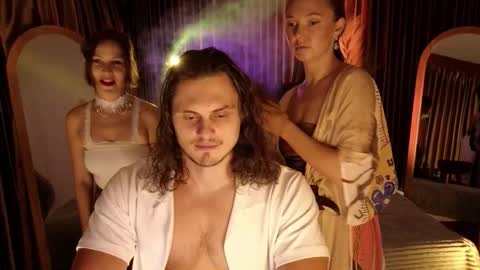 Snapshot of goddess_marylin chatting on 11-22-25, 03:38 330 UTC2 girls online show from 11-22-25, 03:38