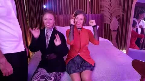   330 UTC2 girls   online show from 01-11-26, 04:28