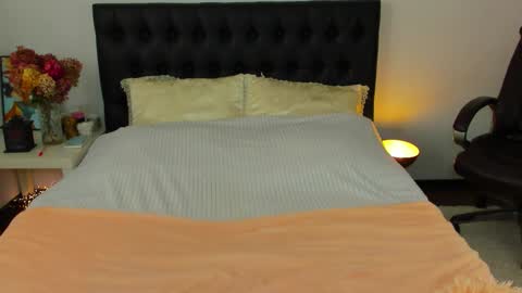 Katrin online show from 10-14-25, 05:41