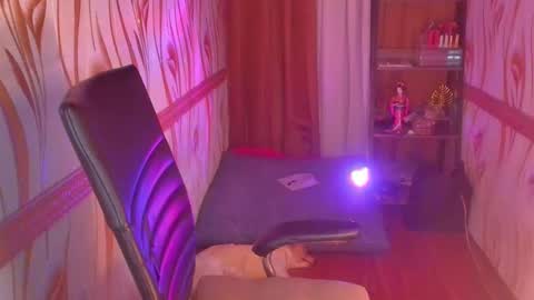 Snapshot of goddessbarbiecum4u chatting on 11-03-25, 03:52 Barbie Brown online show from 11-03-25, 03:52