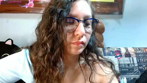  Naih Reyes online show from 09-18-25, 08:49