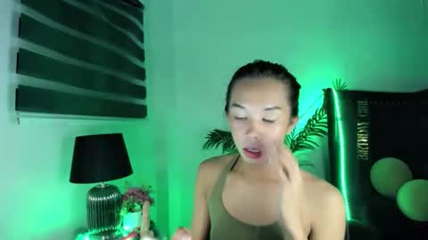 JENNIFER online show from 11-08-25, 11:43