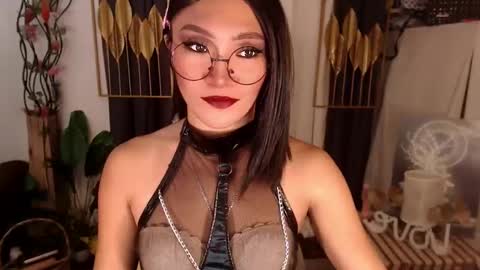 quinnie online show from 01-31-25, 01:54
