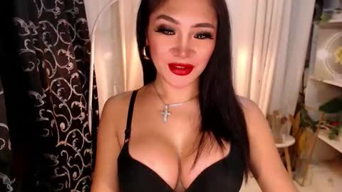 quinnie online show from 10-05-25, 01:48