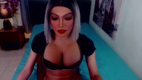 Snapshot of goddessselfsucker chatting on 02-03-26, 05:38 Lucy Pearl online show from 02-03-26, 05:38