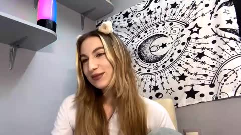 Gloria online show from 12-18-25, 04:57