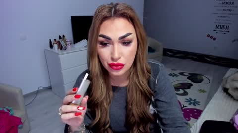 Snapshot of golddivine00 chatting on 01-17-25, 05:32 Nicole.. online show from 01-17-25, 05:32