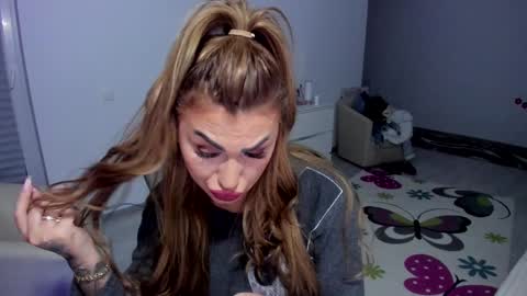 Snapshot of golddivine00 chatting on 01-27-25, 05:14 Nicole.. online show from 01-27-25, 05:14