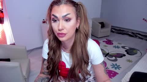 Snapshot of golddivine00 chatting on 02-14-25, 08:21 Nicole.. online show from 02-14-25, 08:21