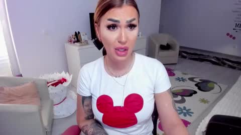 Snapshot of golddivine00 chatting on 02-20-25, 02:13 Nicole.. online show from 02-20-25, 02:13