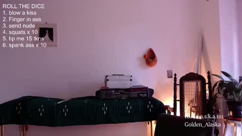 Snapshot of golden_alaska chatting on 12-17-24, 08:43 Alaska online show from 12-17-24, 08:43