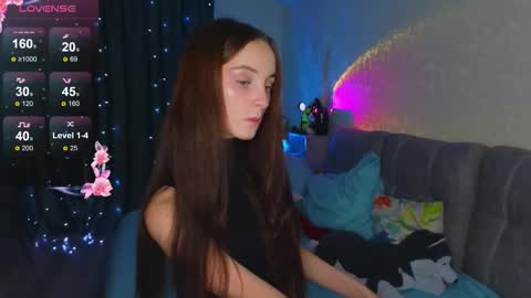 Snapshot of golden_bag chatting on 11-13-25, 08:08 Jess online show from 11-13-25, 08:08