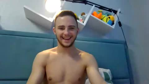 Snapshot of golden_boyyy21 chatting on 01-11-25, 08:00 Golden boyyy21 online show from 01-11-25, 08:00