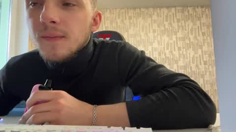 Snapshot of golden_boyyy21 chatting on 02-08-25, 11:01 Golden boyyy21 online show from 02-08-25, 11:01