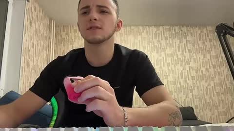 Snapshot of golden_boyyy21 chatting on 02-16-25, 03:59 Golden boyyy21 online show from 02-16-25, 03:59