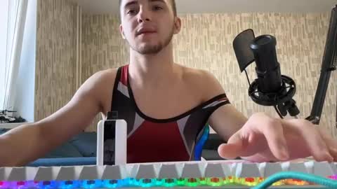 Snapshot of golden_boyyy21 chatting on 02-21-25, 08:40 Golden boyyy21 online show from 02-21-25, 08:40