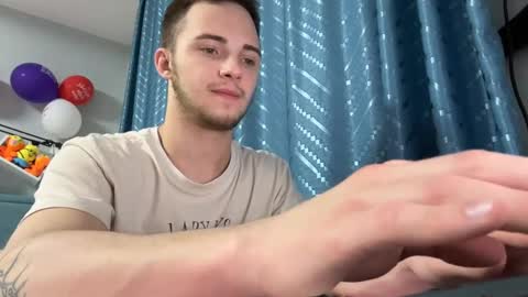 Snapshot of golden_boyyy21 chatting on 02-24-25, 11:30 Golden boyyy21 online show from 02-24-25, 11:30