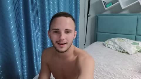 Snapshot of golden_boyyy21 chatting on 09-10-25, 07:36 Golden boyyy21 online show from 09-10-25, 07:36