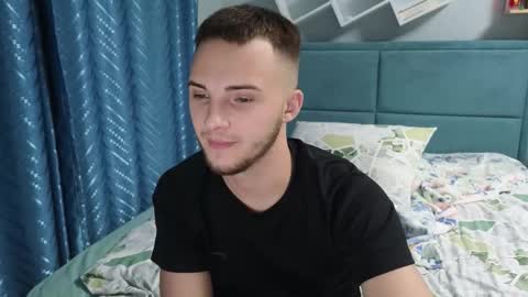 Snapshot of golden_boyyy21 chatting on 11-08-25, 12:44 Golden boyyy21 online show from 11-08-25, 12:44