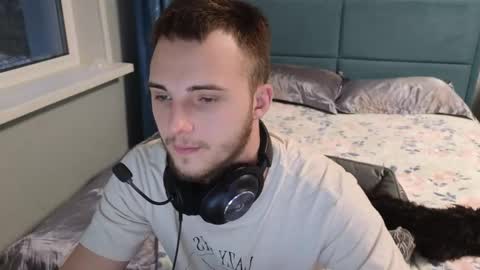 Snapshot of golden_boyyy21 chatting on 11-23-25, 01:22 Golden boyyy21 online show from 11-23-25, 01:22