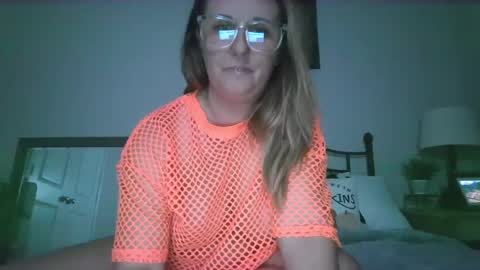 Snapshot of golden_buns chatting on 09-14-25, 05:06 golden_buns online show from 09-14-25, 05:06