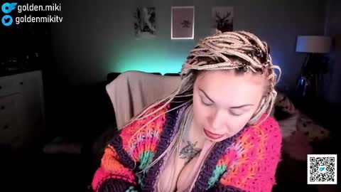 Snapshot of golden_miki chatting on 01-01-25, 04:07 Shy in the streets but a freak in the sheets online show from 01-01-25, 04:07